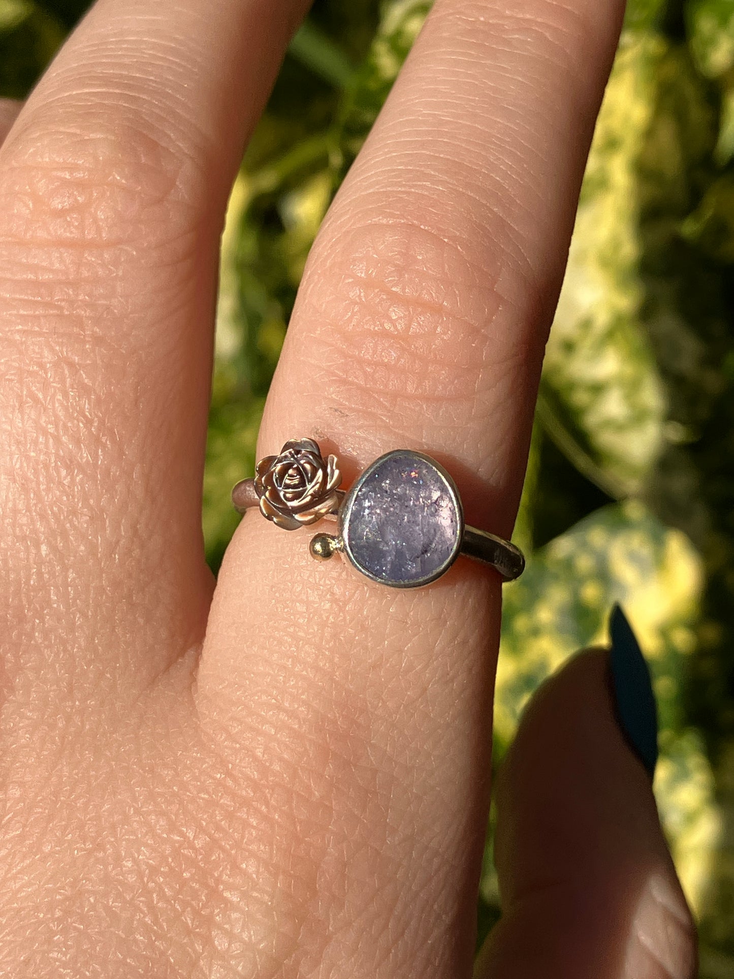 Tanzanite, Mother of Pearl and Sterling Silver Ring with 18ct Gold Granule - UK Size P/US Size 8