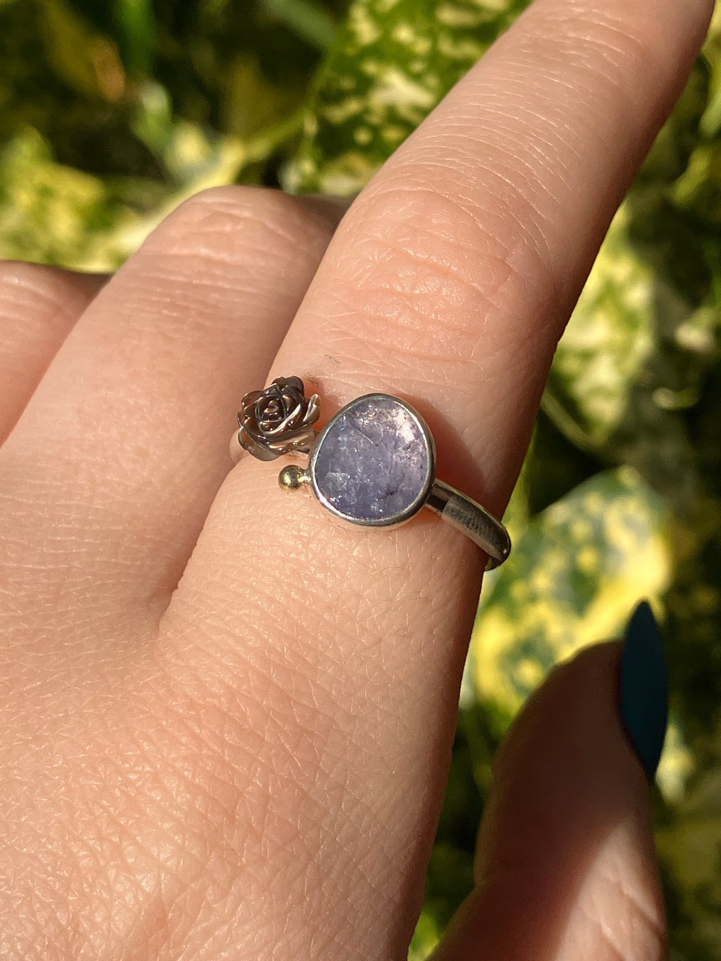 Tanzanite, Mother of Pearl and Sterling Silver Ring with 18ct Gold Granule - UK Size P/US Size 8