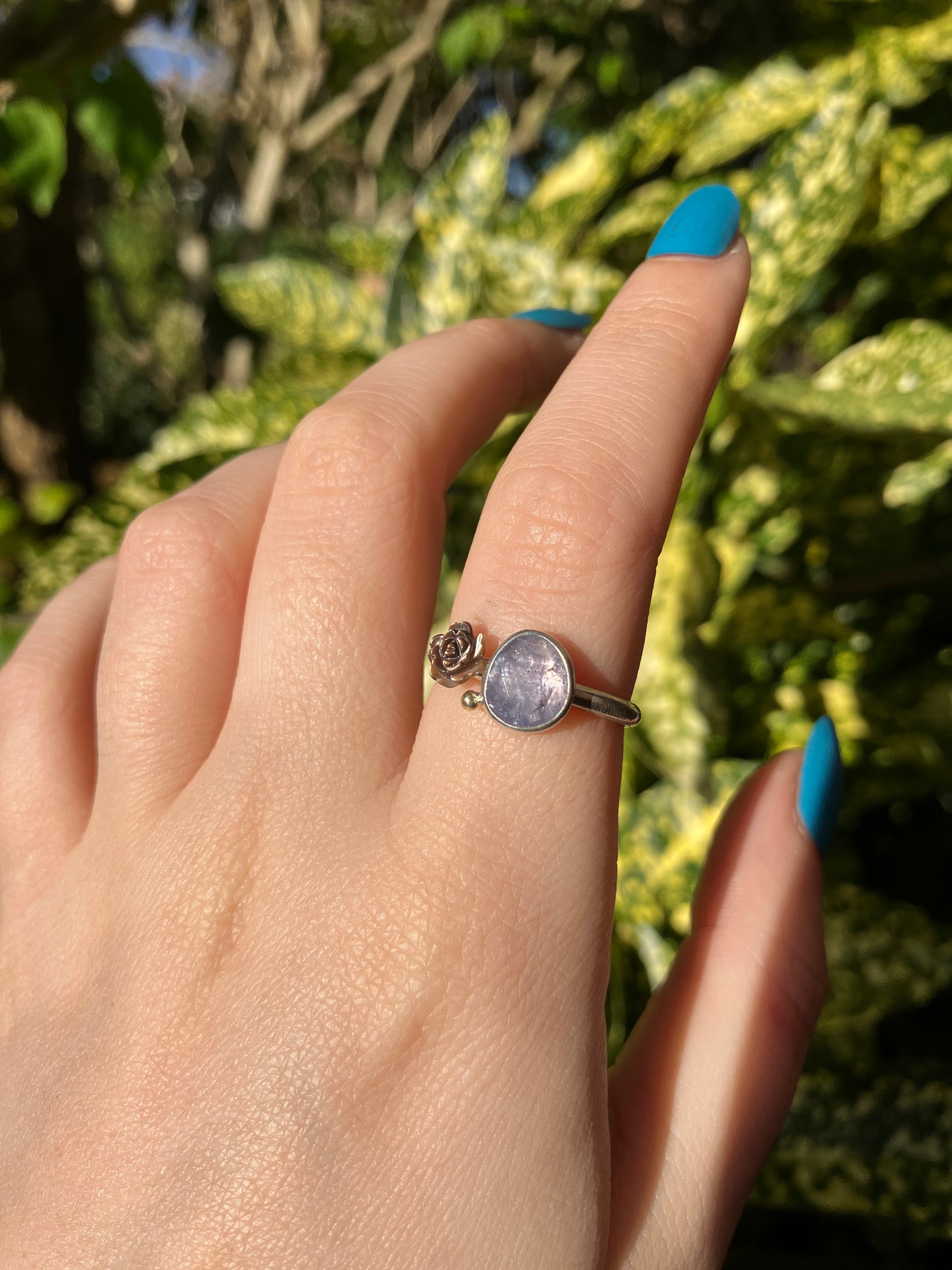 Tanzanite, Mother of Pearl and Sterling Silver Ring with 18ct Gold Granule - UK Size P/US Size 8