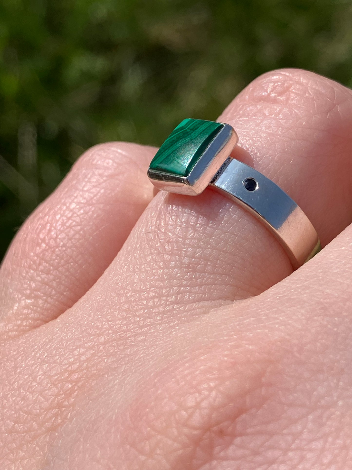 Malachite, Black Sapphire and Sterling Silver Ring - UK Size M/US Size 6.75