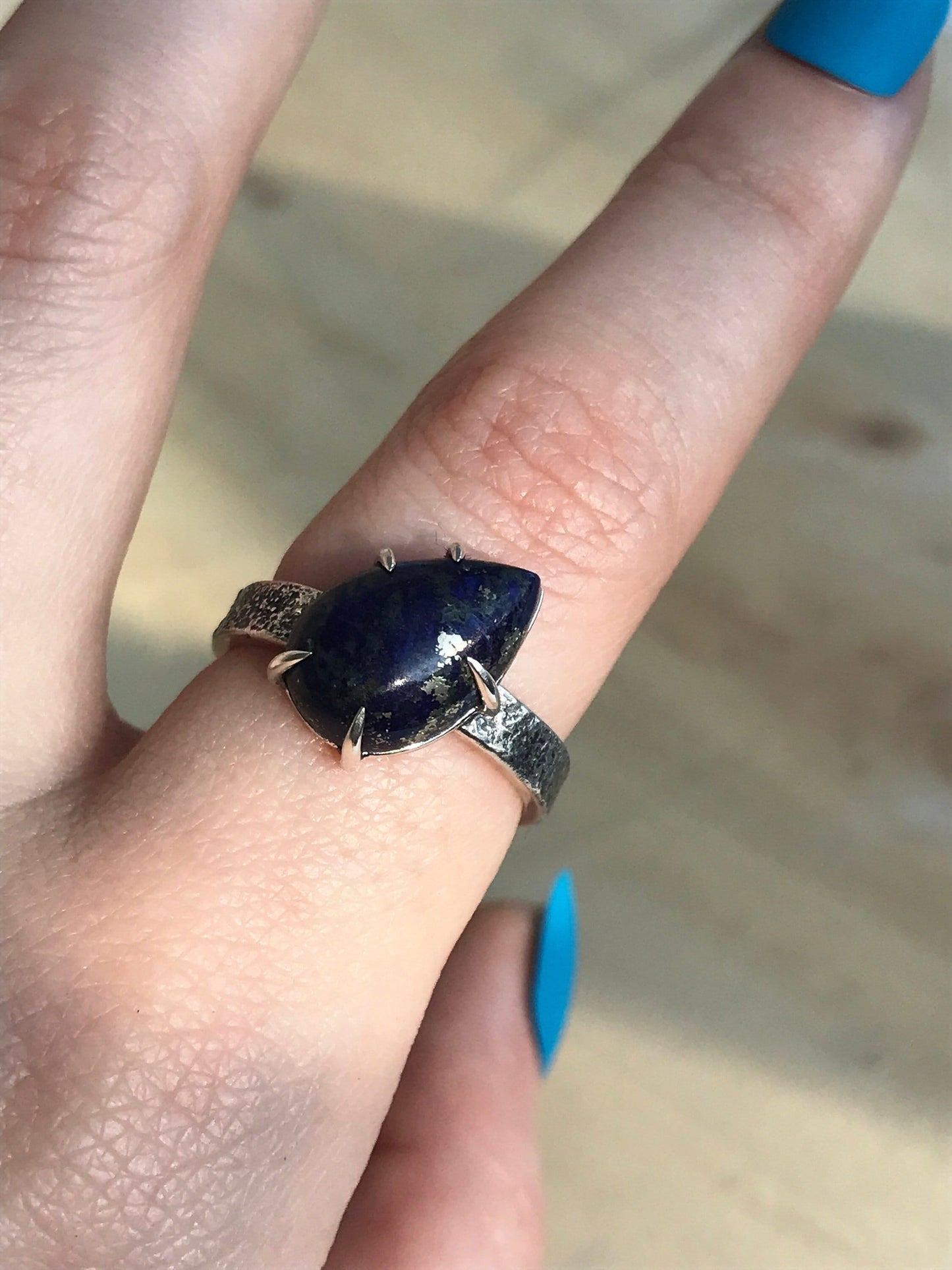 Claw Set Lapis Lazuli and Sterling Silver Ring with Textured Band Detail - UK Size O