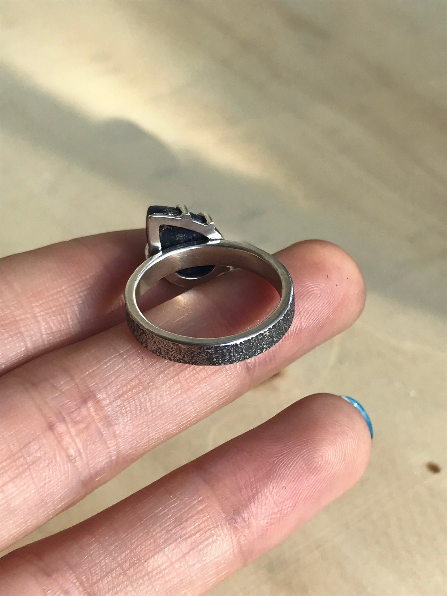 Claw Set Lapis Lazuli and Sterling Silver Ring with Textured Band Detail - UK Size O