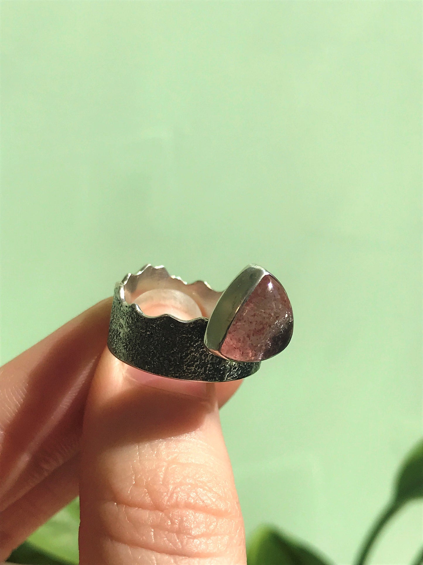 Strawberry Quartz and Sterling Silver Textured Ring with Wavy Details - UK Size N