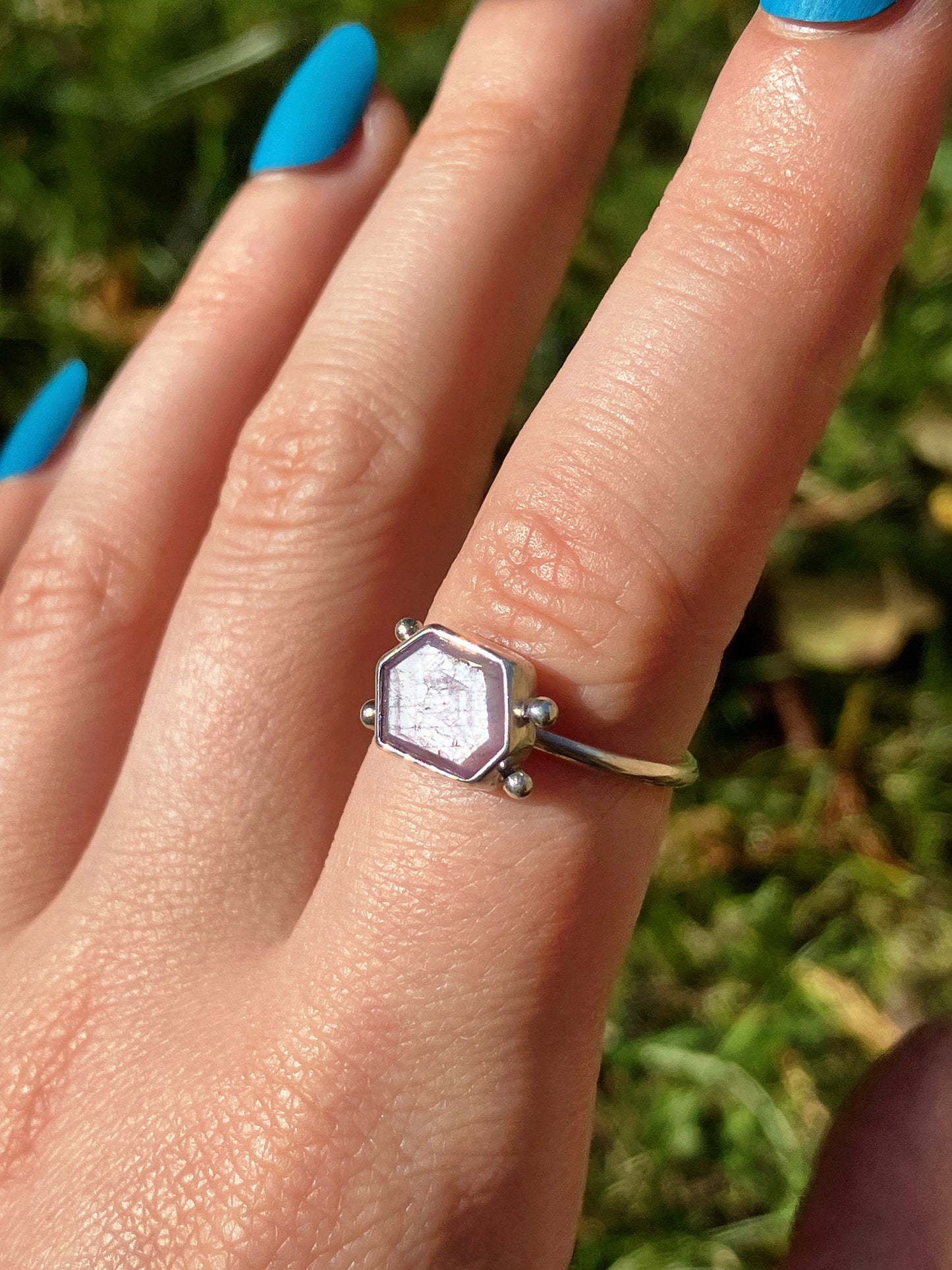 Metallic Plum Sapphire and Sterling Silver Granulation Ring - UK Size L