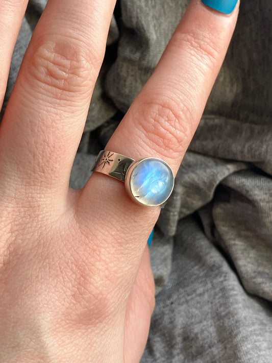 Rainbow Moonstone and Sterling Silver Starry Textured Ring - UK Size P