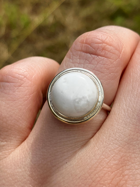 Howlite and Sterling Silver Ring - UK Size L