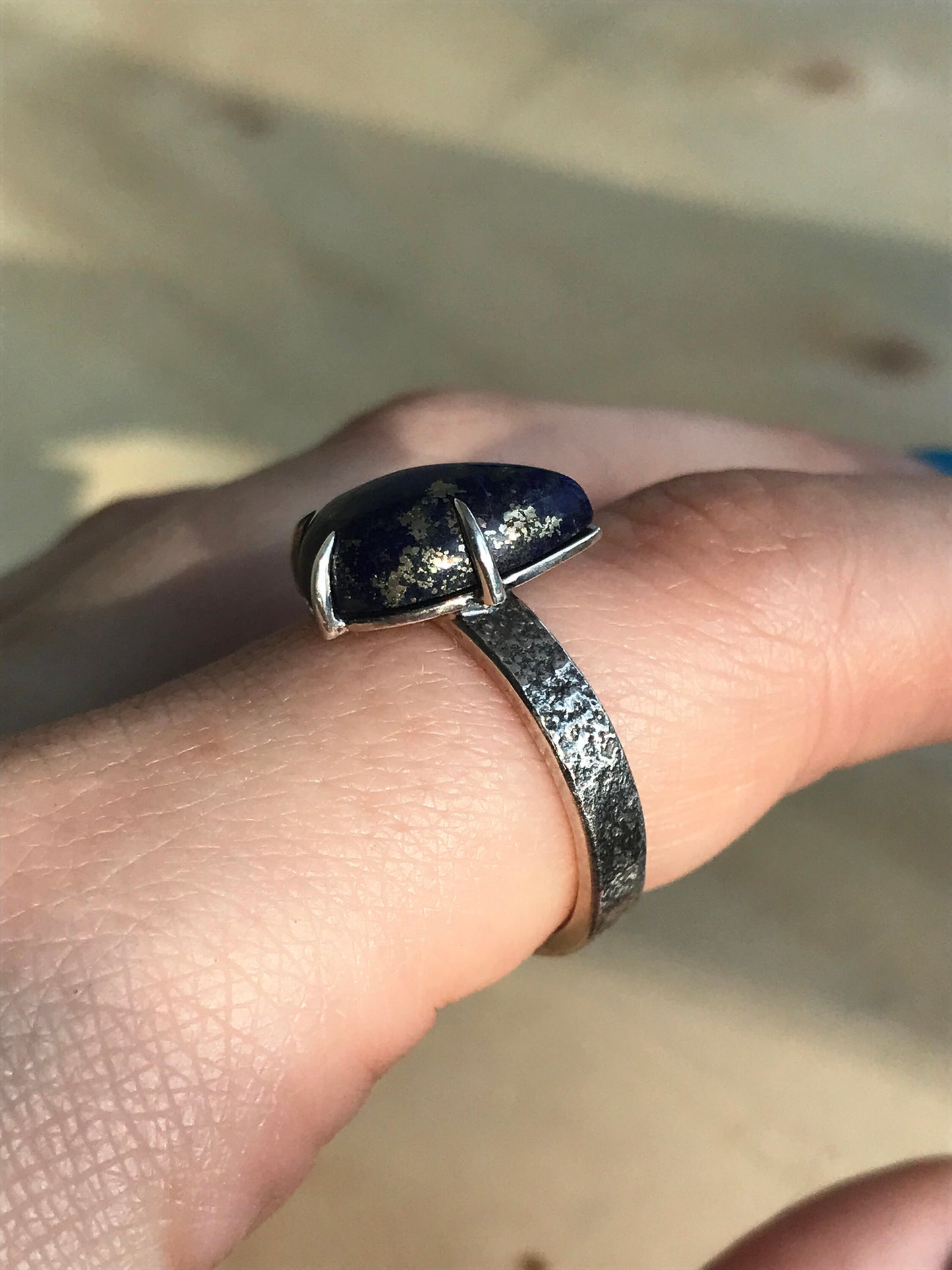 Claw Set Lapis Lazuli and Sterling Silver Ring with Textured Band Detail - UK Size O